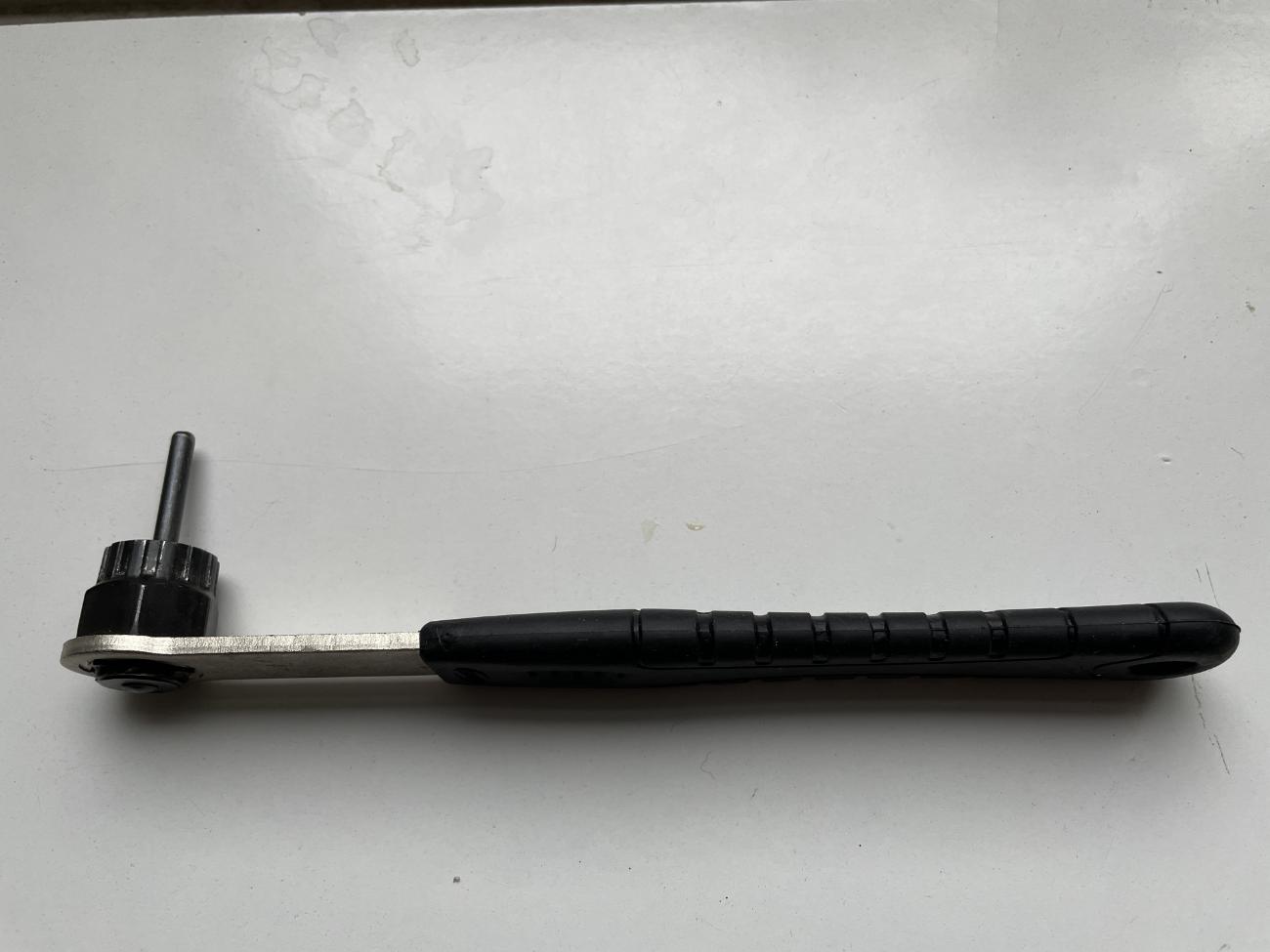 https://road.cc/wp-content/uploads/roadcc/Cassette tool with prong.jpg
